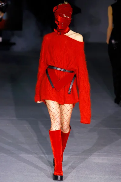 Look 19